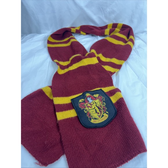 WIZARDING WORLD OF HARRY POTTER GRYFFINDOR KNIT SCARF - Picture 1 of 9